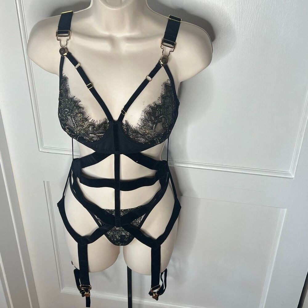 Dreamgirl Black Strappy Cage Style Gartered Teddy Plus Size 1X Nwot